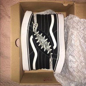 Vans (NEW)